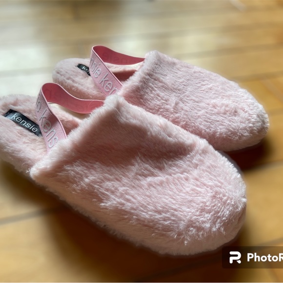 Slippers - Picture 4 of 4